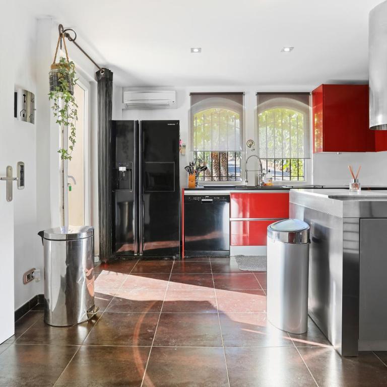 Maison avec piscine Soleil d'Azur - Villa - Vue sur Jardin - 10