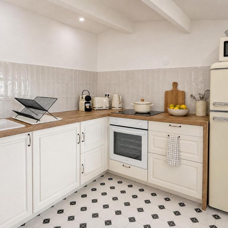 L'Esterel Appartements Plage 450m & Gare Saint-Raphael 950m - Two-Bedroom Apartment - 9