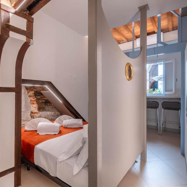 Secret Garden in Santo Spirito - Two-Bedroom Apartment - 34