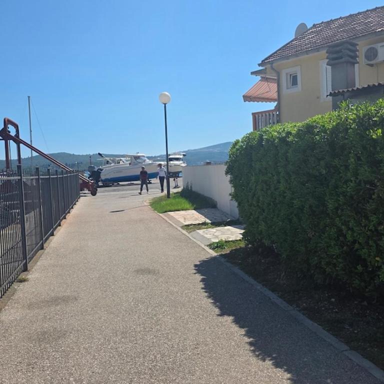 Apartman Dijana - Two-Bedroom Apartment - 9