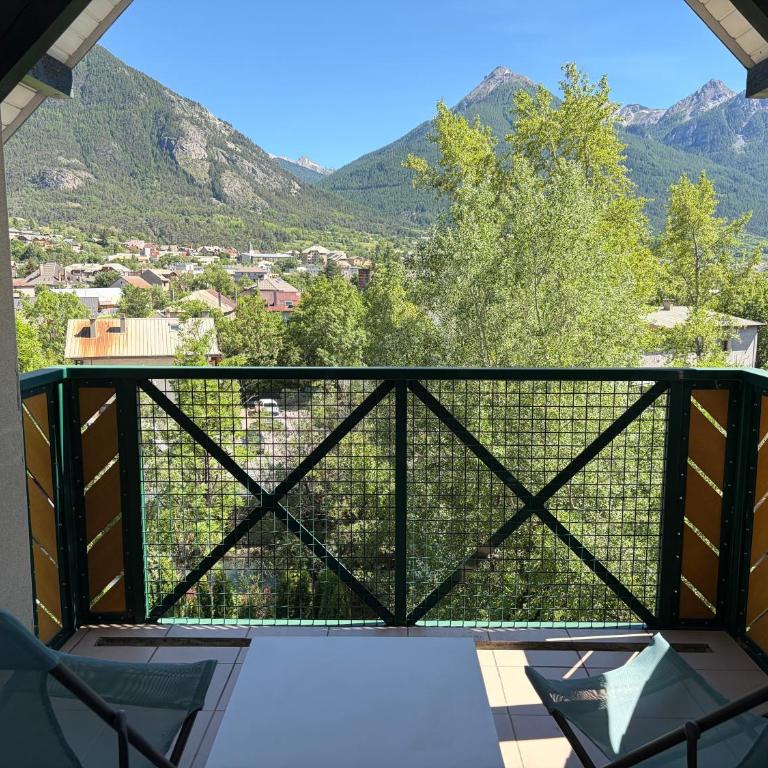 Au Pré du Moulin - CENTRE VILLE AVEC BALCON ET PARKING - Appartement avec Vue sur la Montagne - 17