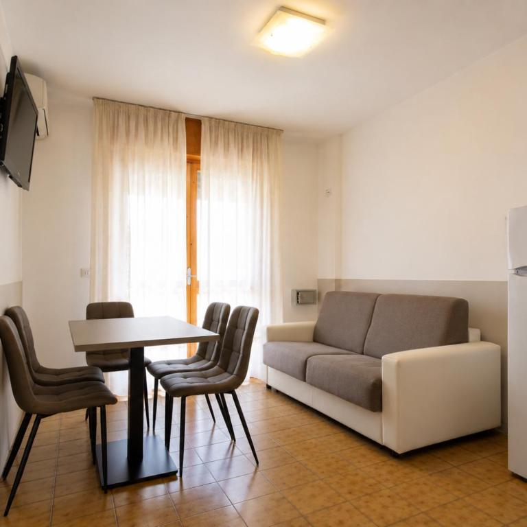 Residence Columbia - One-Bedroom Deluxe Apartment with balcony - 7