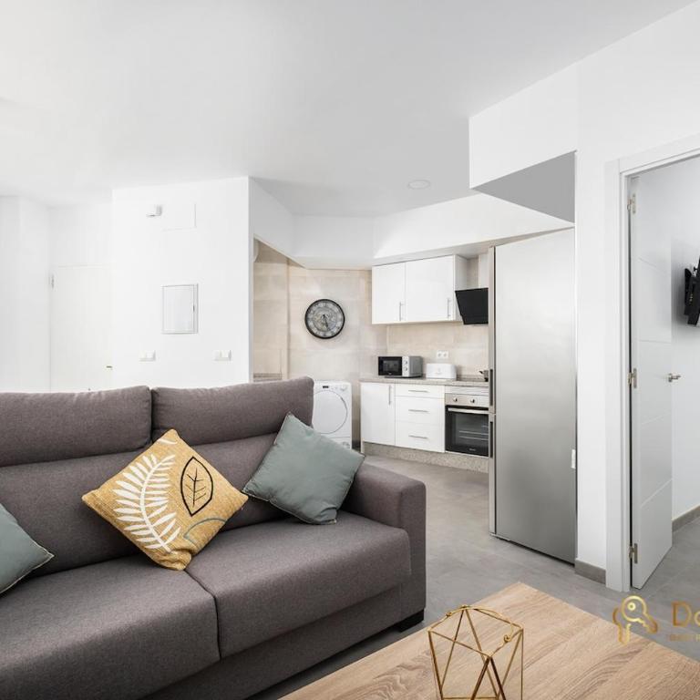 Modern apartment in Puerto Marina, Benalmádena - One-Bedroom Apartment - 10