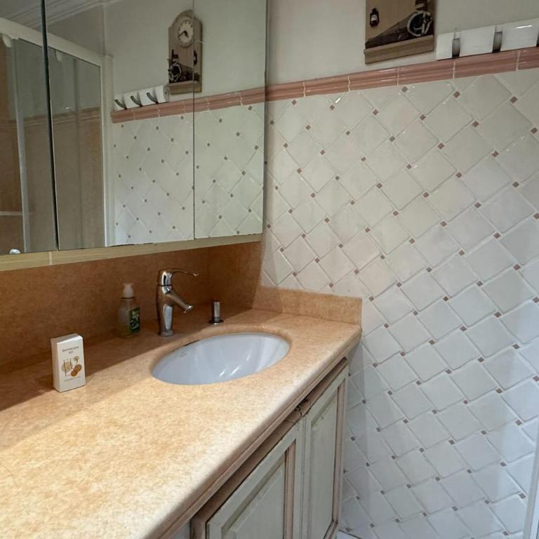 Apartment with terrace 100m from the beach - Apartment - 9