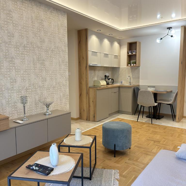 AquaVita Garden & Pool - One-Bedroom Apartment - 14
