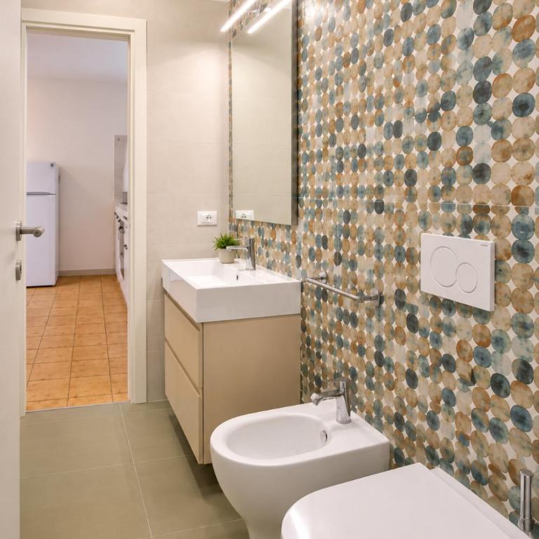 Residence Columbia - One-Bedroom Deluxe Apartment with balcony - 6