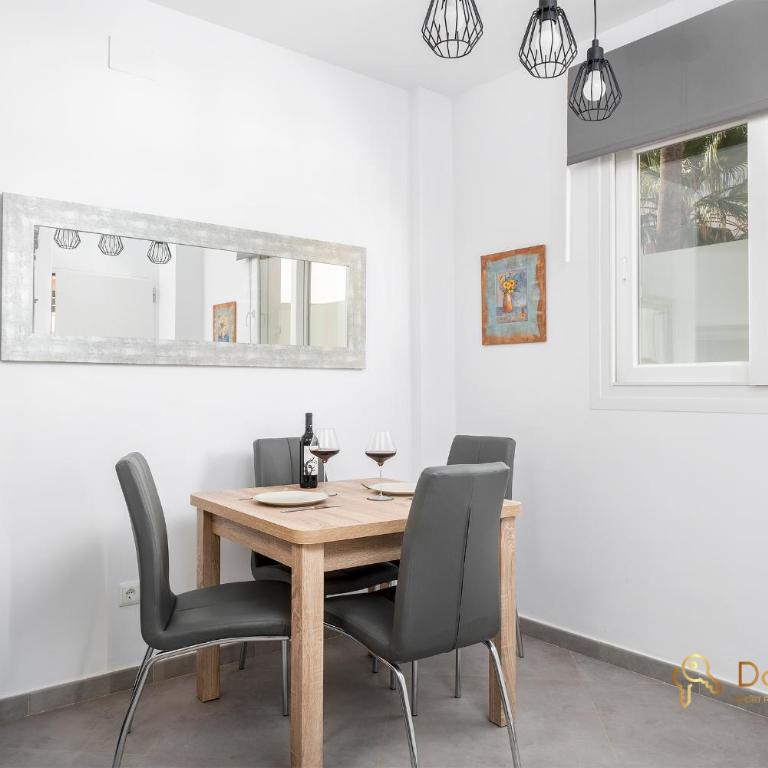 Modern apartment in Puerto Marina, Benalmádena - One-Bedroom Apartment - 3