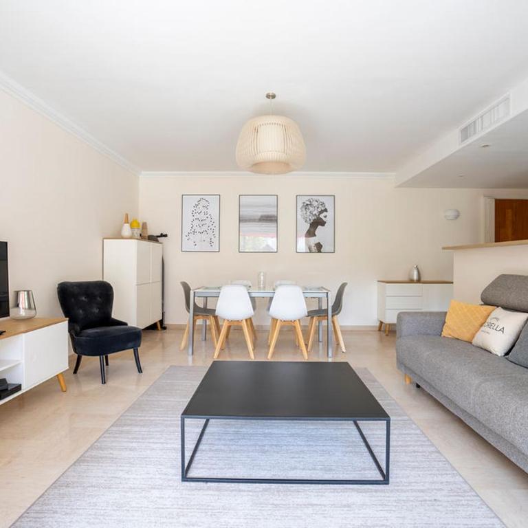 LE CORAIL spacieux avec beau et ample balcon, au centre, idéal pour familles et petits groupes - Appartement 2 Chambres - 1