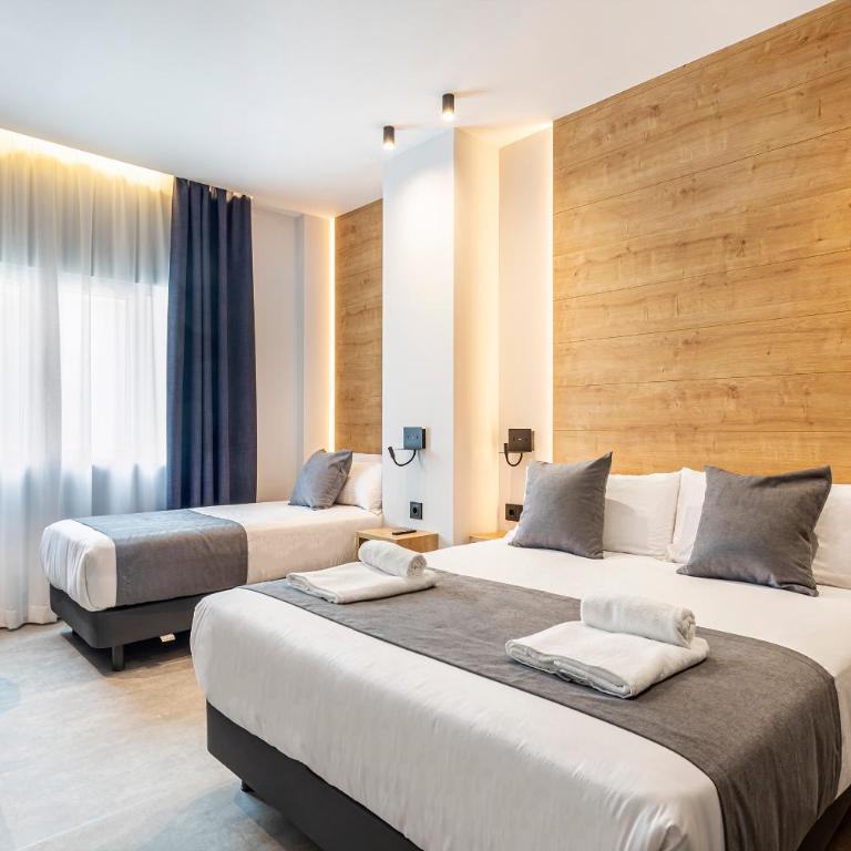 Nalu Ruzafa Boutique Rooms - Deluxe Triple Room - 7