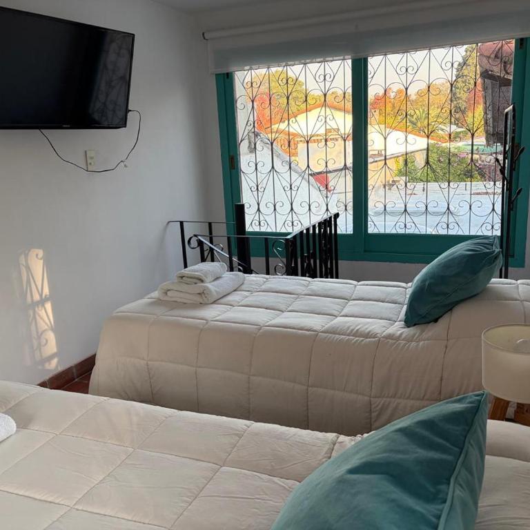 Espacio y confort en tres dormitorios - Three-Bedroom House - 65