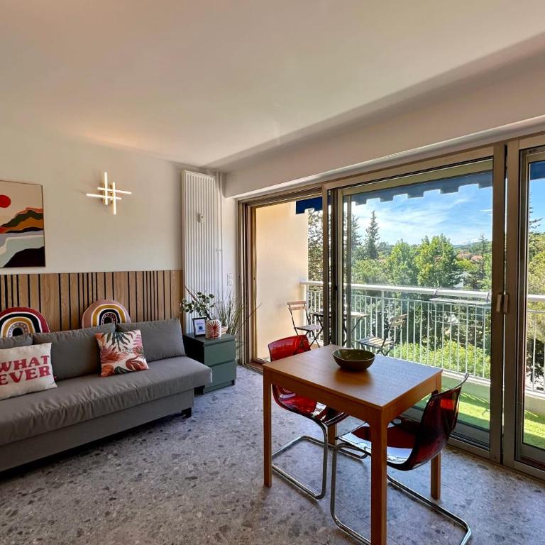 Studio sur la marina avec terrasse et piscine - Studio - 2