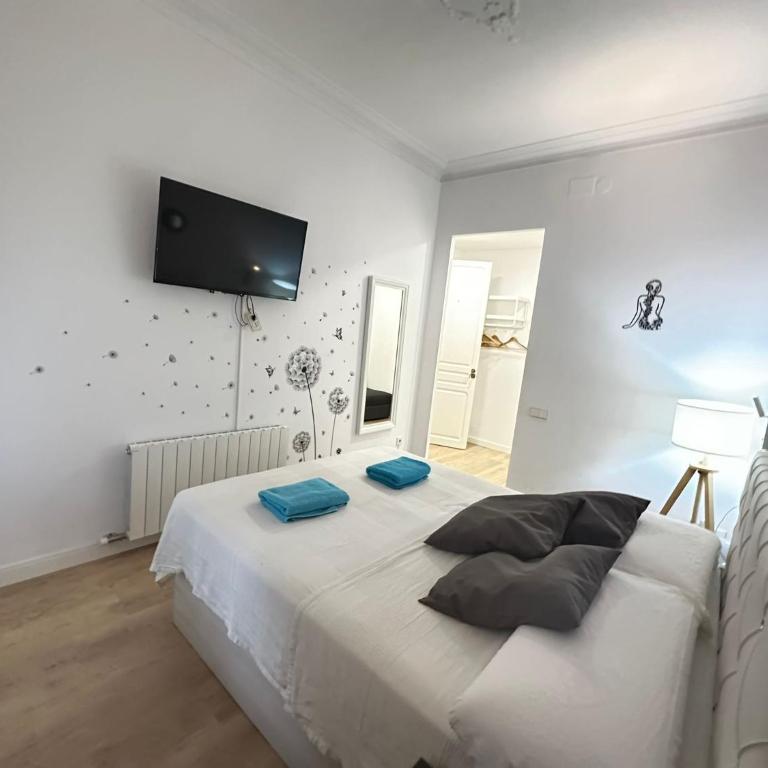 Alojamiento Flor - Triple Room with Shared Bathroom - 2