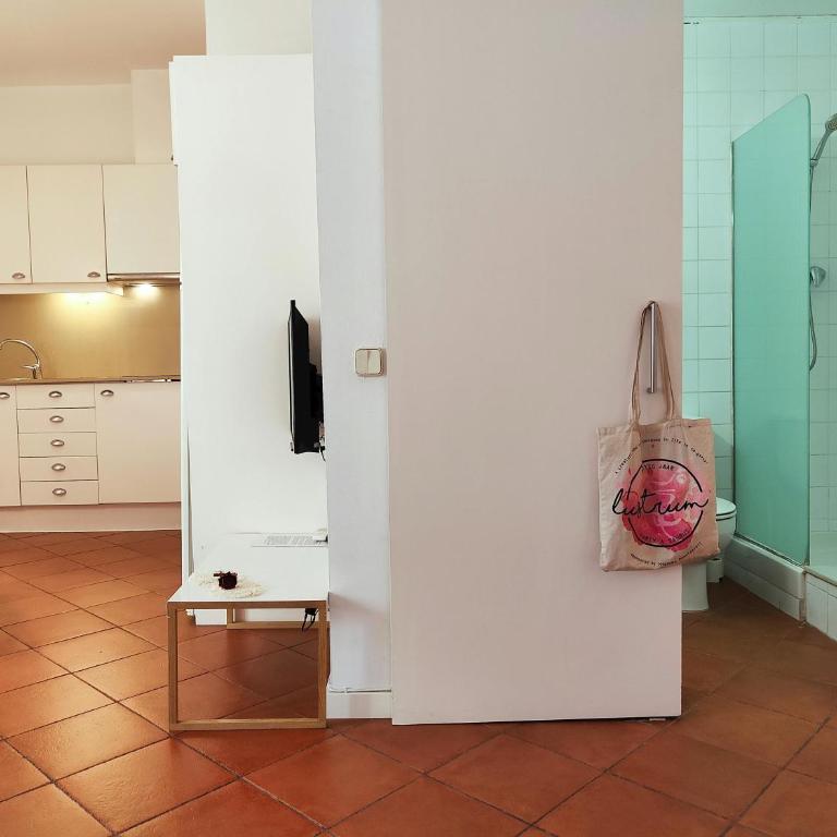 Cute 1 bedroom apt. Super central location. R.K - Apartamento - 8