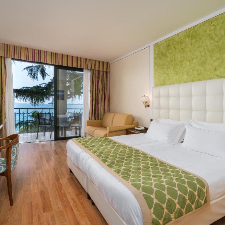 Hotel Villa Capri - Camera Superior Matrimoniale/Doppia con Letti Singoli con Vista Lago - 2