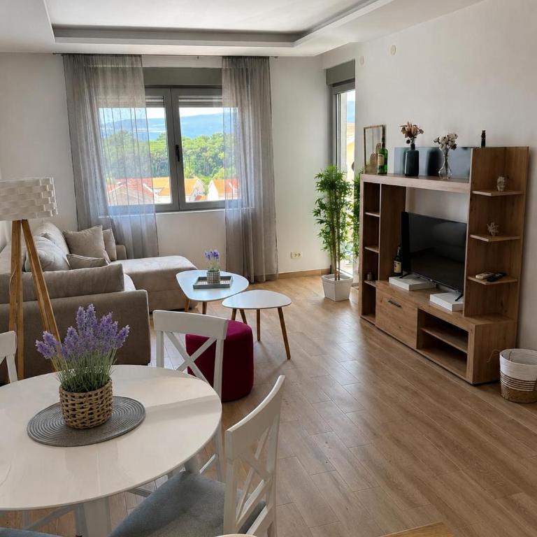Eternal Bloom - Two-Bedroom Apartment - 2
