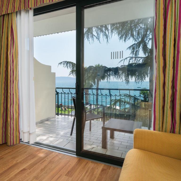 Hotel Villa Capri - Camera Superior Matrimoniale/Doppia con Letti Singoli con Vista Lago - 7