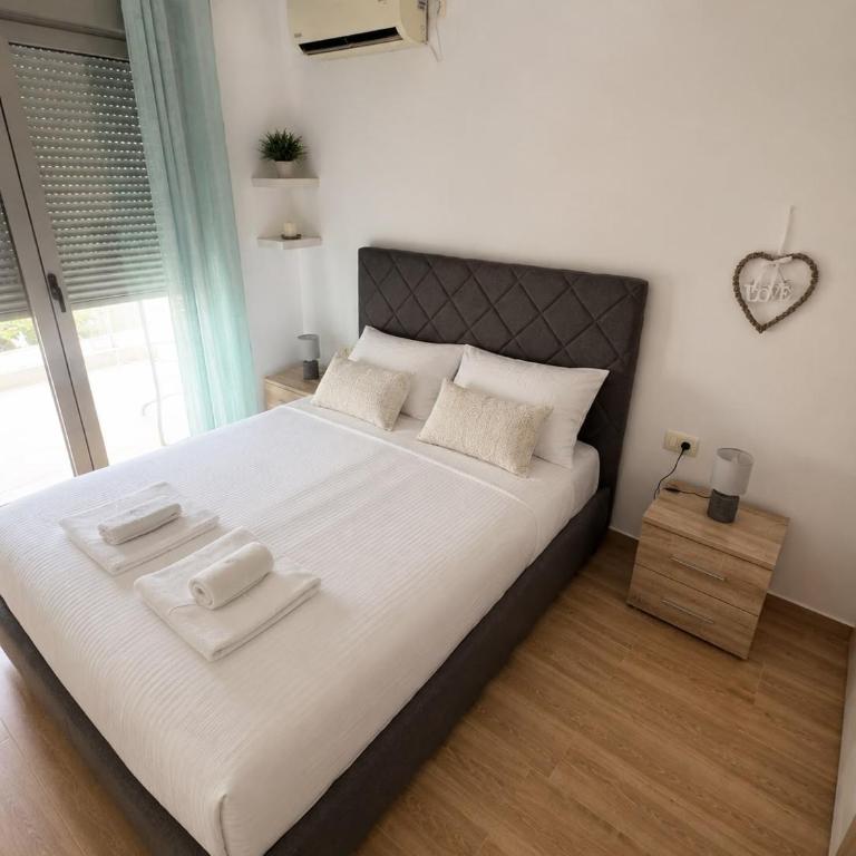 Eternal Bloom - Two-Bedroom Apartment - 4