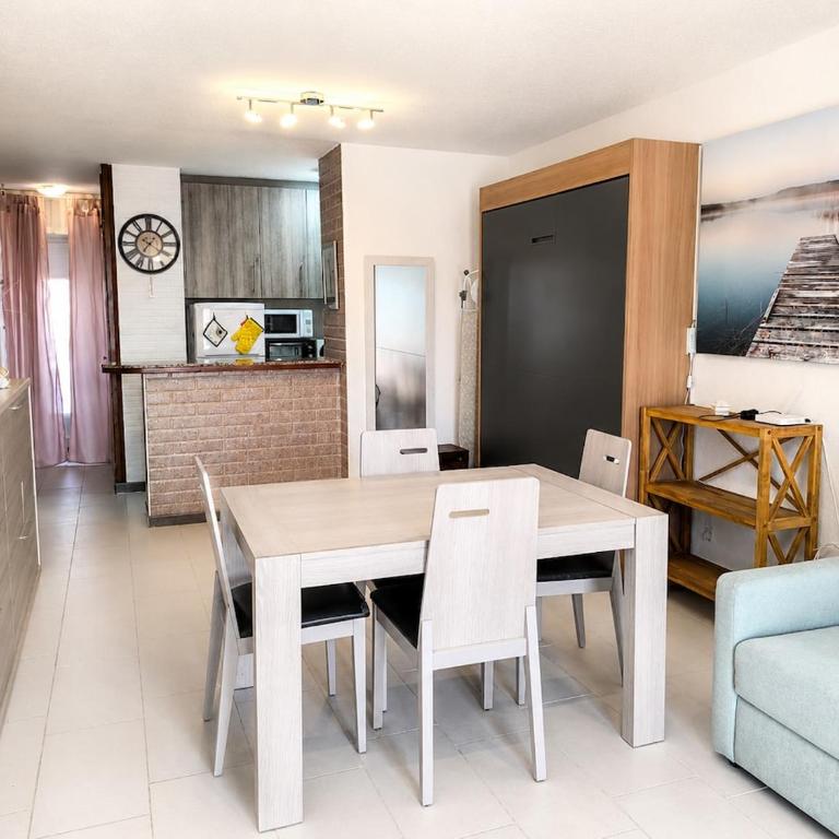 Studio in Peñismar I - On the beachfront - One-Bedroom Apartment - 3