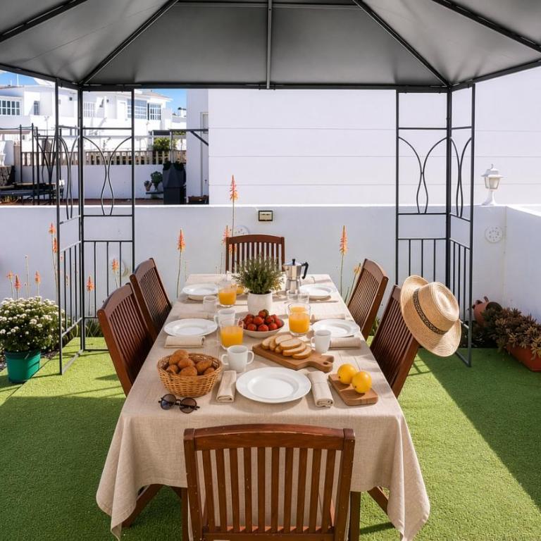 Casa Ganesh, Puerto del Carmen - 8 mins walk to the beach - Appartamento - Piano Terra - 8