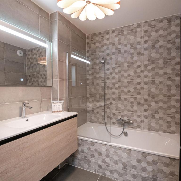 Bel appartement moderne avec sauna et parking à Chamonix - FR-1-343-246 - Apartamento - 13