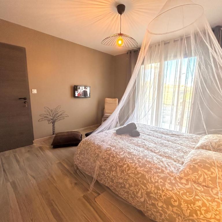 Villa Palmiers 5 min de la Mer, confortable 4 Personnes, parking free, - Two-Bedroom Villa - 44