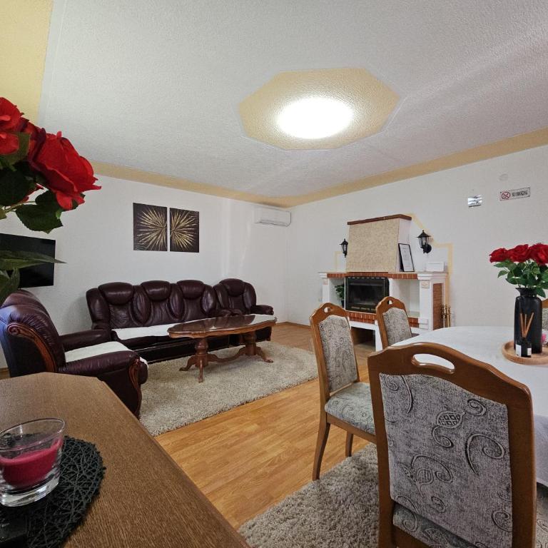 Villa Aylin - Villa - Vue sur Jardin - 77