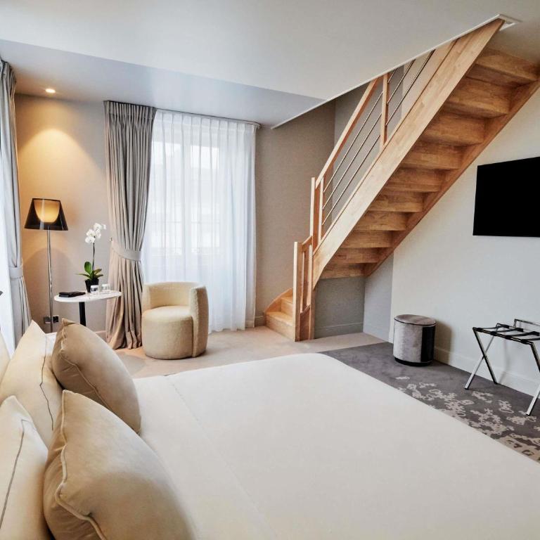 La Licorne Hotel & Spa Troyes - MGallery Collection - Suite en Duplex avec Lit King-Size et Canapé - 1