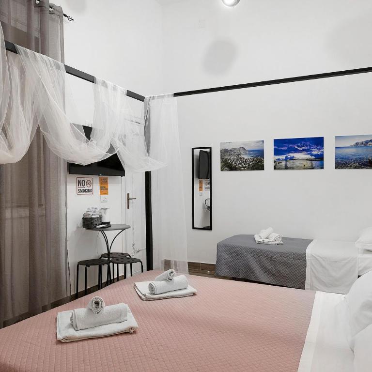 Myla's Rooms - Dreibettzimmer mit Dusche - 4