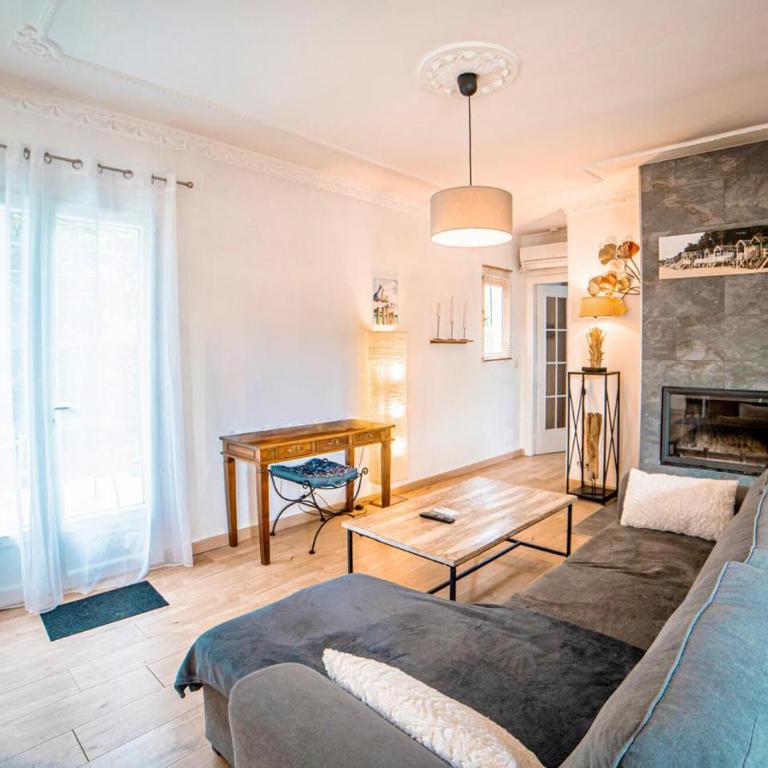 Amazing Home In Fréjus - Casa Unifamiliar de 3 dormitorios - 2