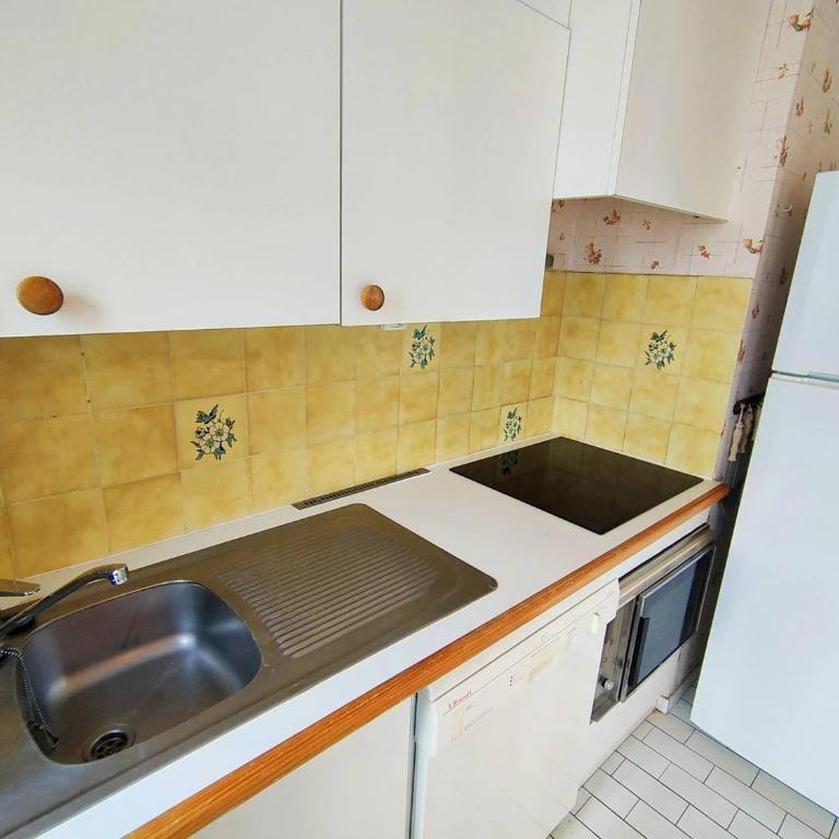 Appartement 3 pièces avec climatisation et parking au centre de Canet-Plage - FR-1-696-105 - Appartement - 2