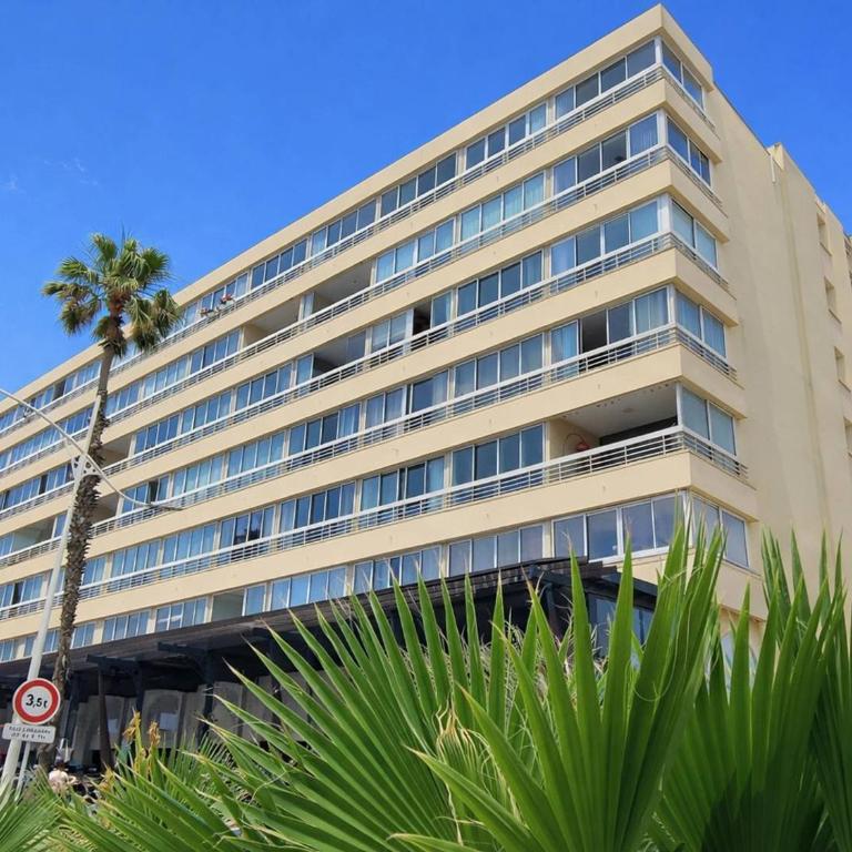 Appartement 3 pièces avec climatisation et parking au centre de Canet-Plage - FR-1-696-105 - Appartement - 12