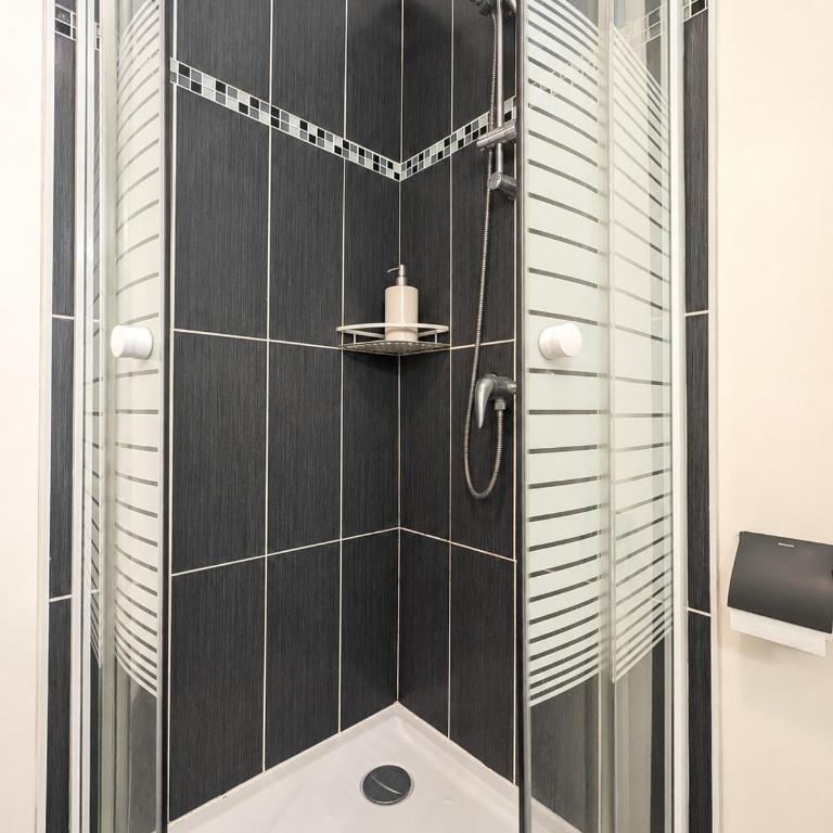 Appartement confortable et calme - 2 personnes - Appartement 1 Chambre - 12