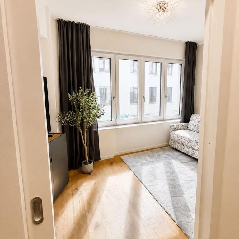GoldenKey-Suites - Luxury Suite 'Fuggerei' - At Rathausplatz in the Heart of Augsburg - New in 2026 - Air-Conditioned - Appartamento - 15