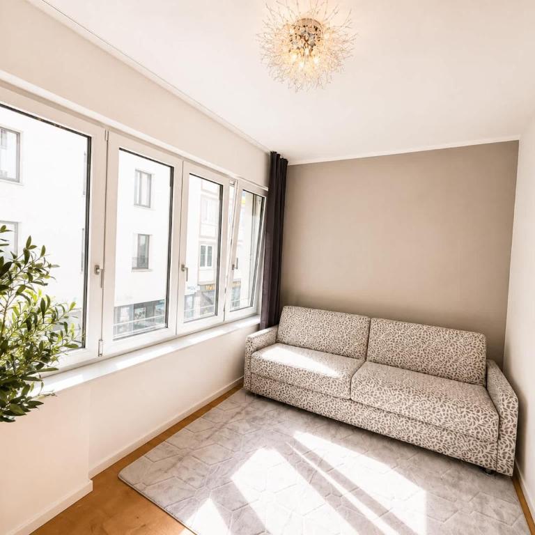 GoldenKey-Suites - Luxury Suite 'Fuggerei' - At Rathausplatz in the Heart of Augsburg - New in 2026 - Air-Conditioned - Appartamento - 22