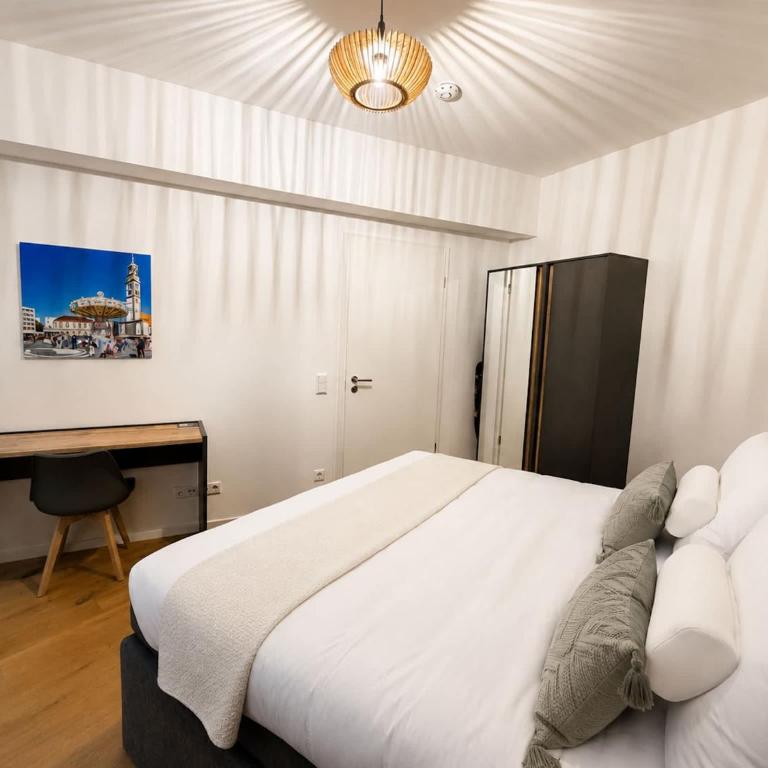 GoldenKey-Suites - Luxury Suite 'Fuggerei' - At Rathausplatz in the Heart of Augsburg - New in 2026 - Air-Conditioned - Appartamento - 12