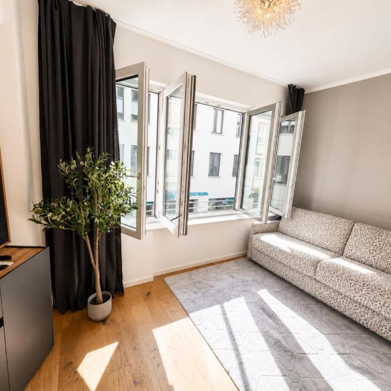 GoldenKey-Suites - Luxury Suite 'Fuggerei' - At Rathausplatz in the Heart of Augsburg - New in 2026 - Air-Conditioned - Appartamento - 20
