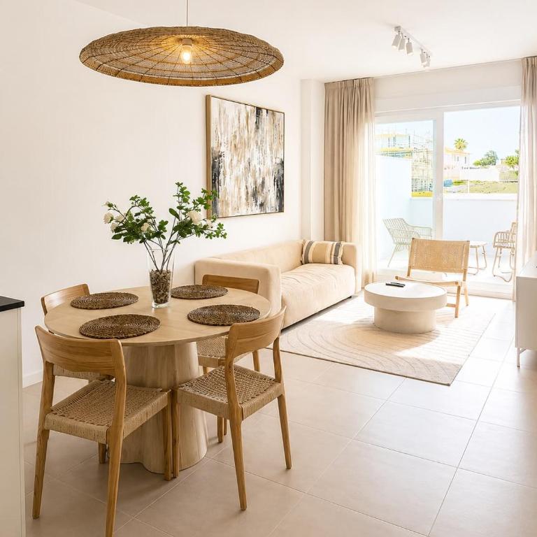 Celere Sea View Pool Gym Parking - Two-Bedroom Apartment - 1