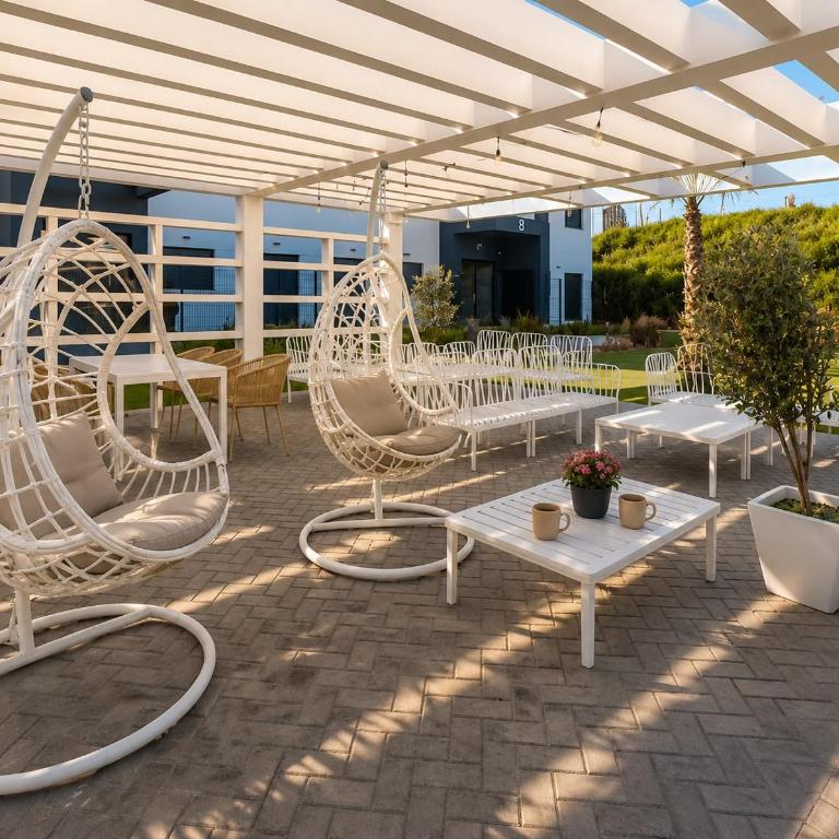 Celere Sea View Pool Gym Parking - Two-Bedroom Apartment - 2