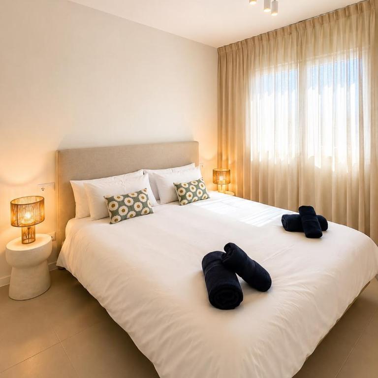 Celere Sea View Pool Gym Parking - Two-Bedroom Apartment - 8