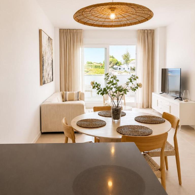Celere Sea View Pool Gym Parking - Two-Bedroom Apartment - 15