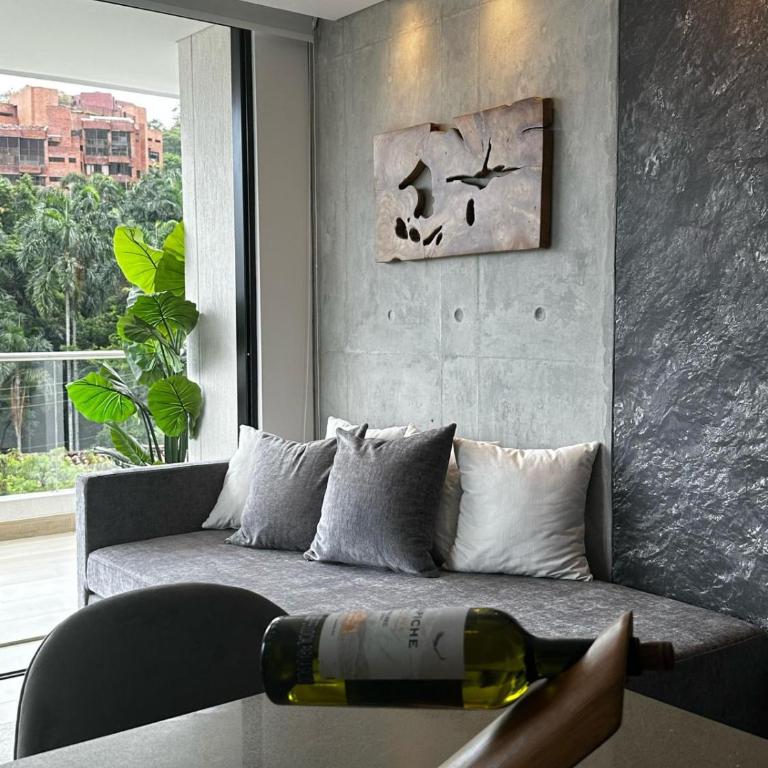 Riomaggiore City Tower - One-Bedroom Apartment with Balcony and City View - 6