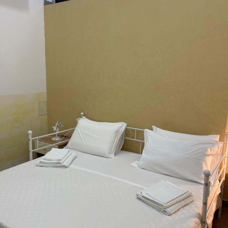 Calabrò 21 Appartament - Double Room with Private Bathroom - 7