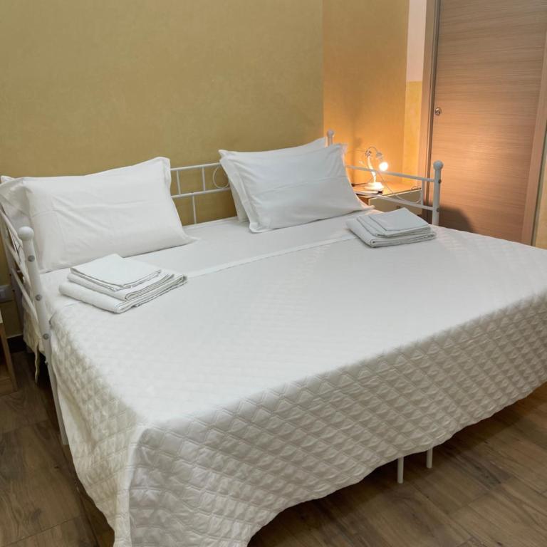 Calabrò 21 Appartament - Double Room with Private Bathroom - 9