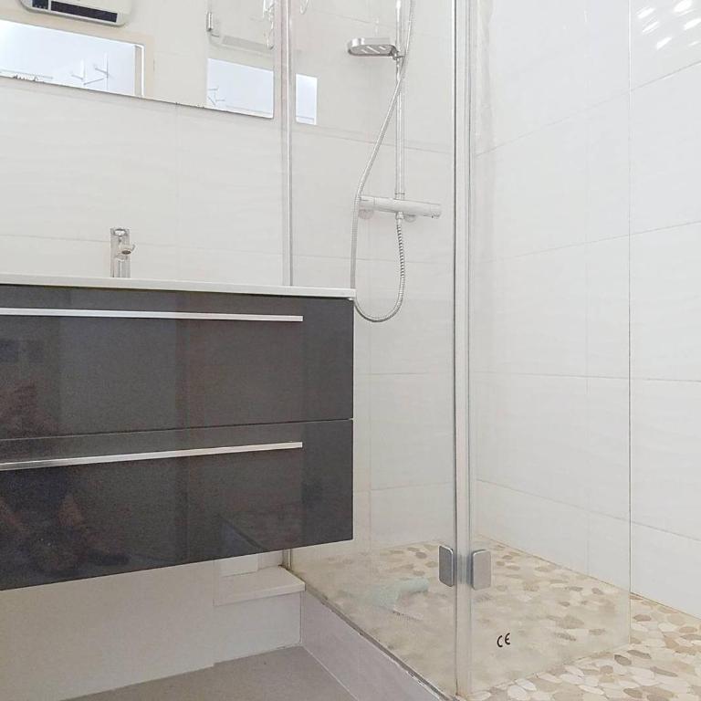 Studio cabine climatisé avec loggia - Bormes-les-Mimosas - FR-1-610-114 - Studio - 12