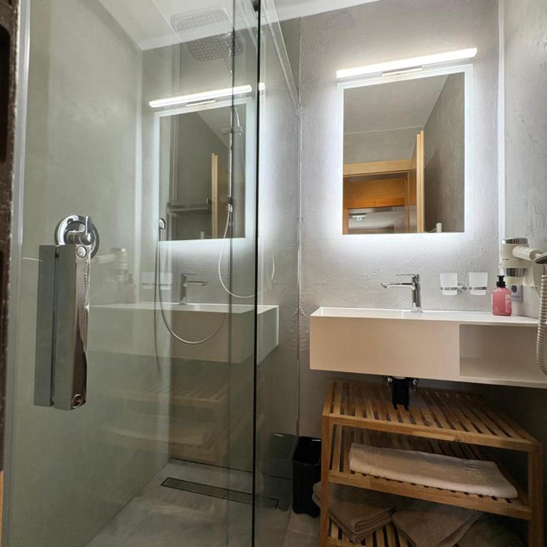Appartements Fossa - Two-Bedroom Apartment with Balcony Top 3 - 16