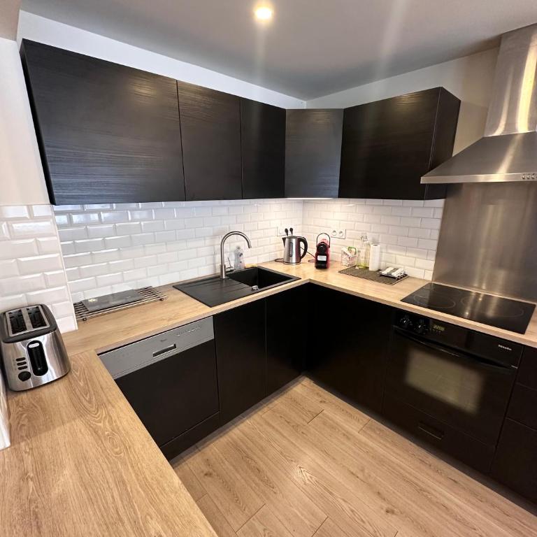 LE DOUILLET - Parking gratuit - Centre ville - Appartement 2 Chambres - 6