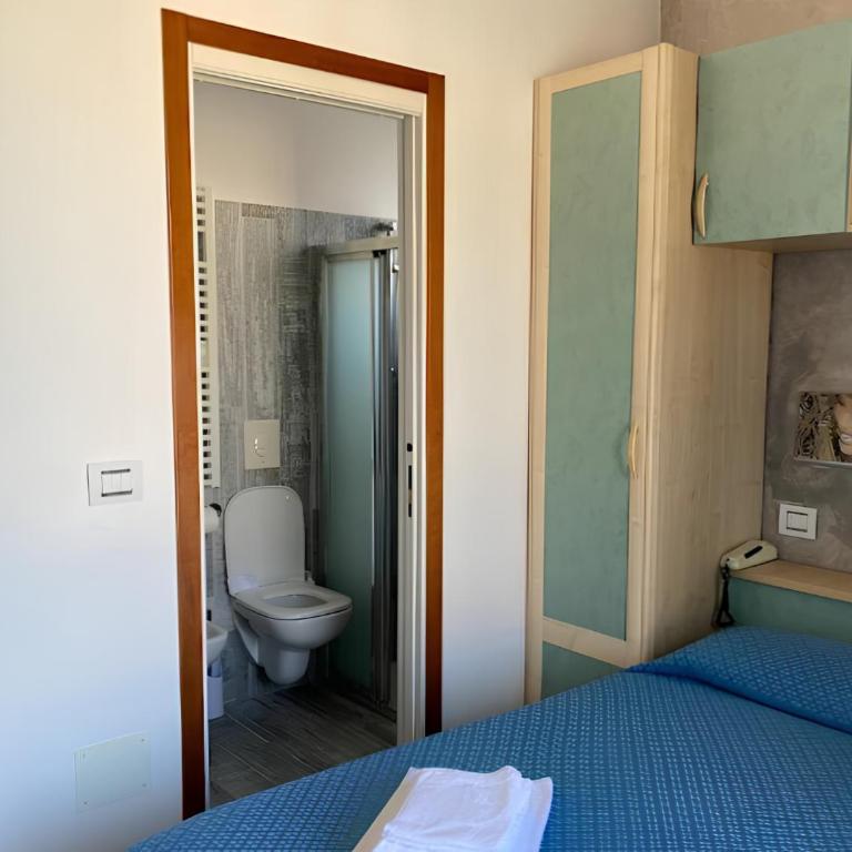 Hotel Dolores - Einzelzimmer mit eigenem Bad - 4