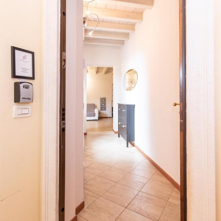 Trilocale Rua Sovera 85 - F&L Aparment - Appartamento con 2 Camere da Letto - 30