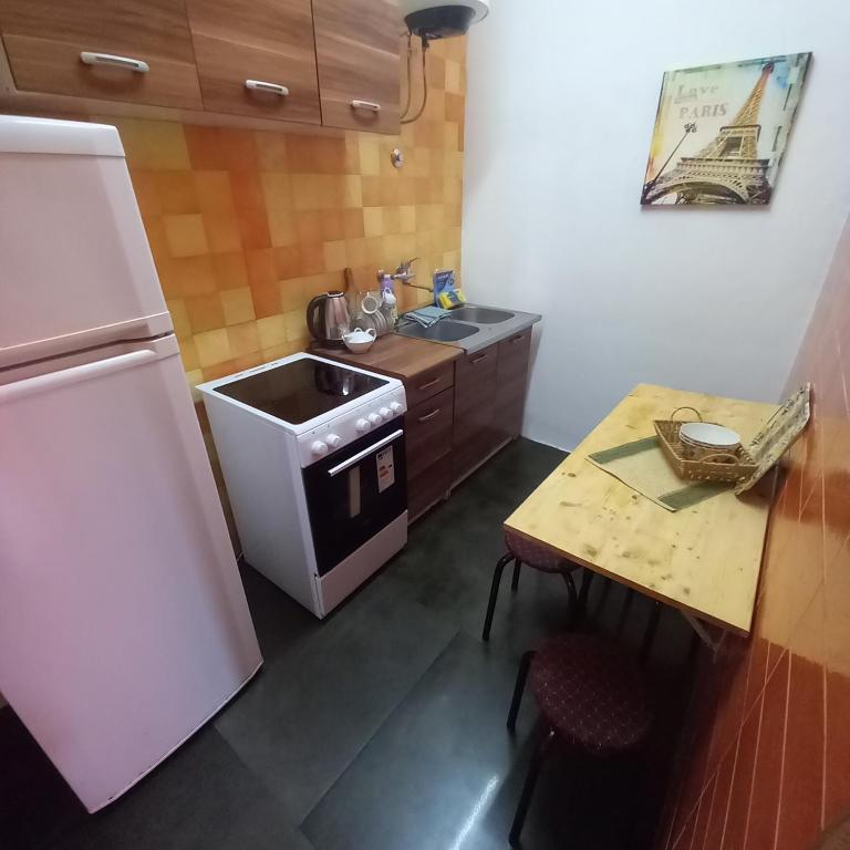 Sky Apartments Petrovac - One-Bedroom Apartment - 11