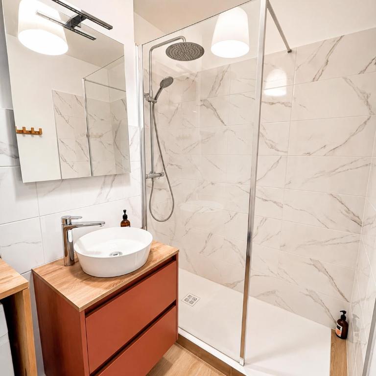 Cosy T2 de 50 m² Centre-Ville avec Garage & Balcon - Appartamento con 1 Camera da Letto - 4